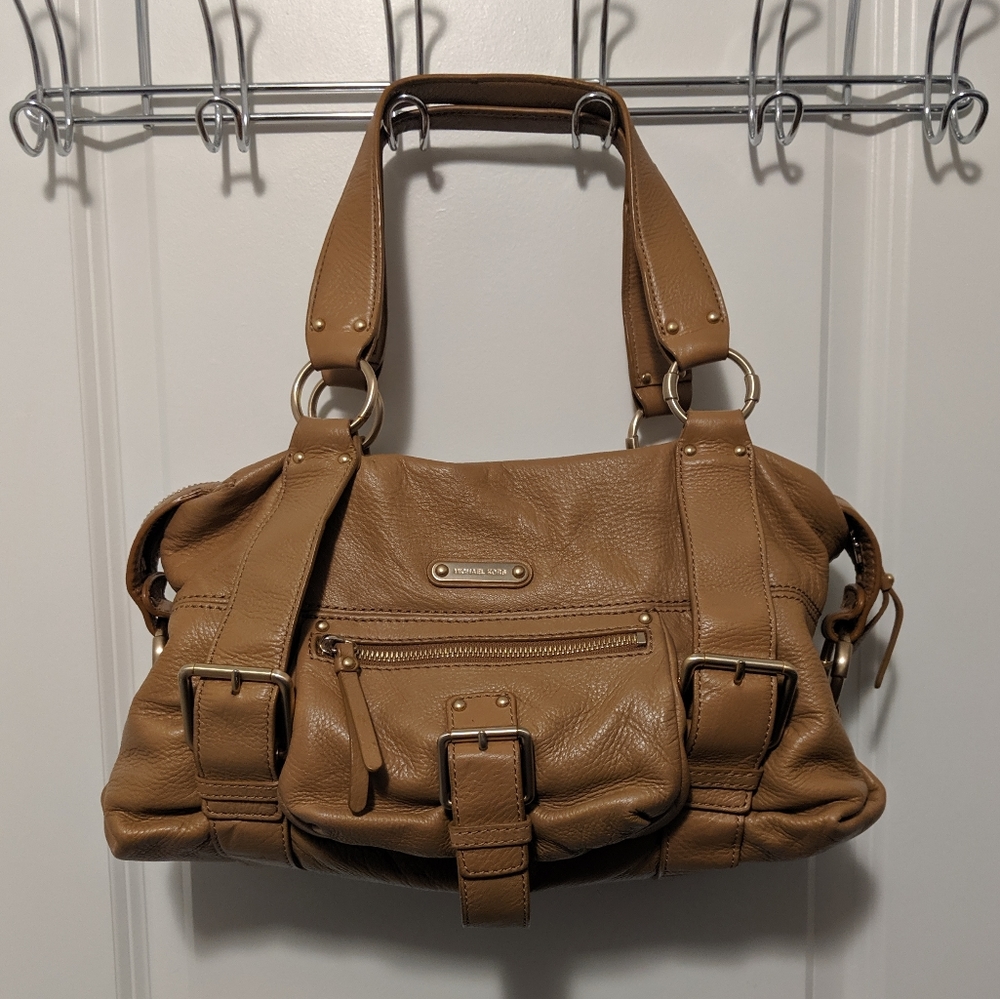 Authentic Michael Kors leather bag. LIKE NEW! Very